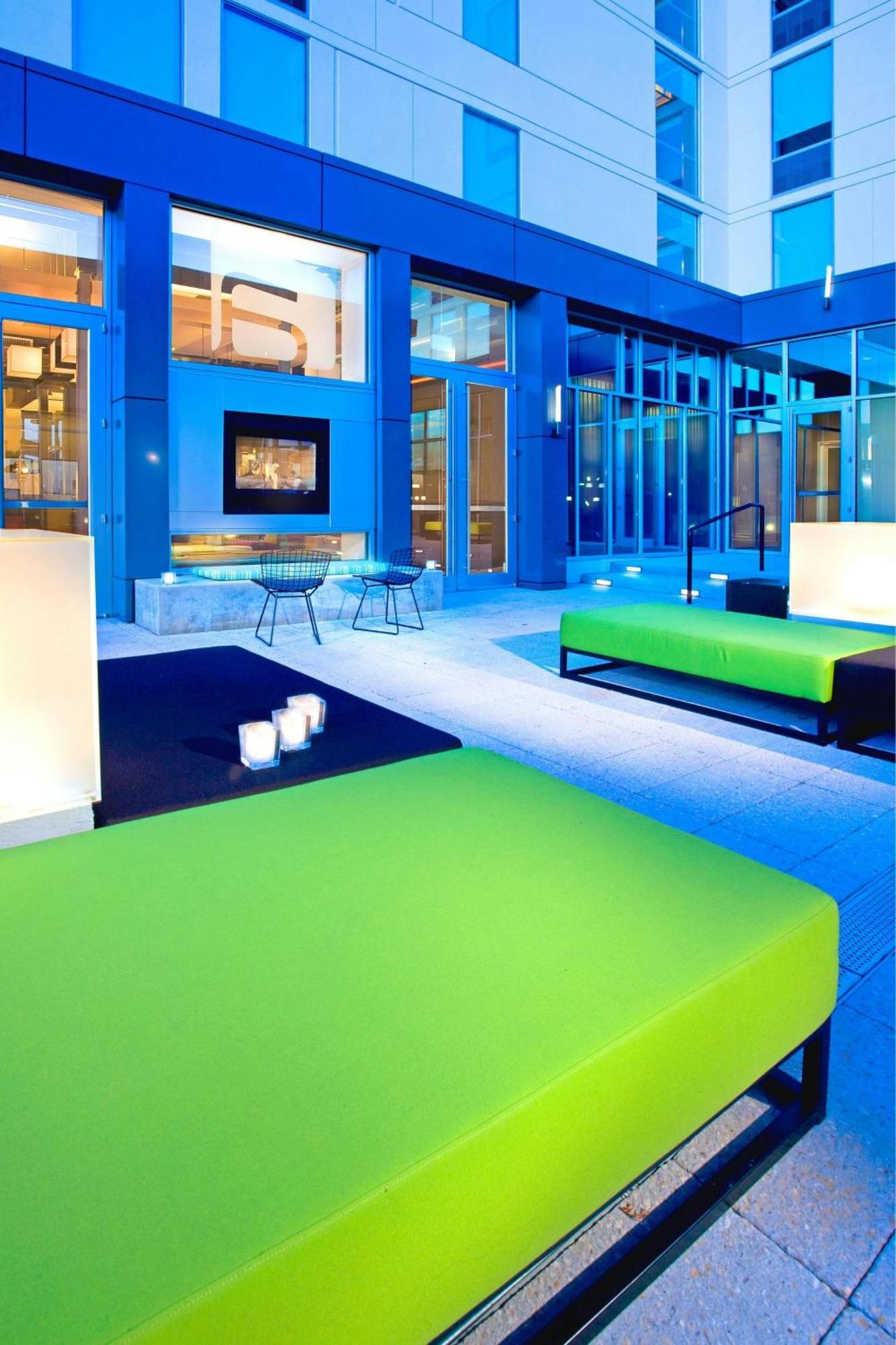 Hotel Aloft Mount Laurel Exterior foto